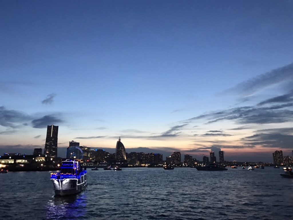 夕方の横浜港