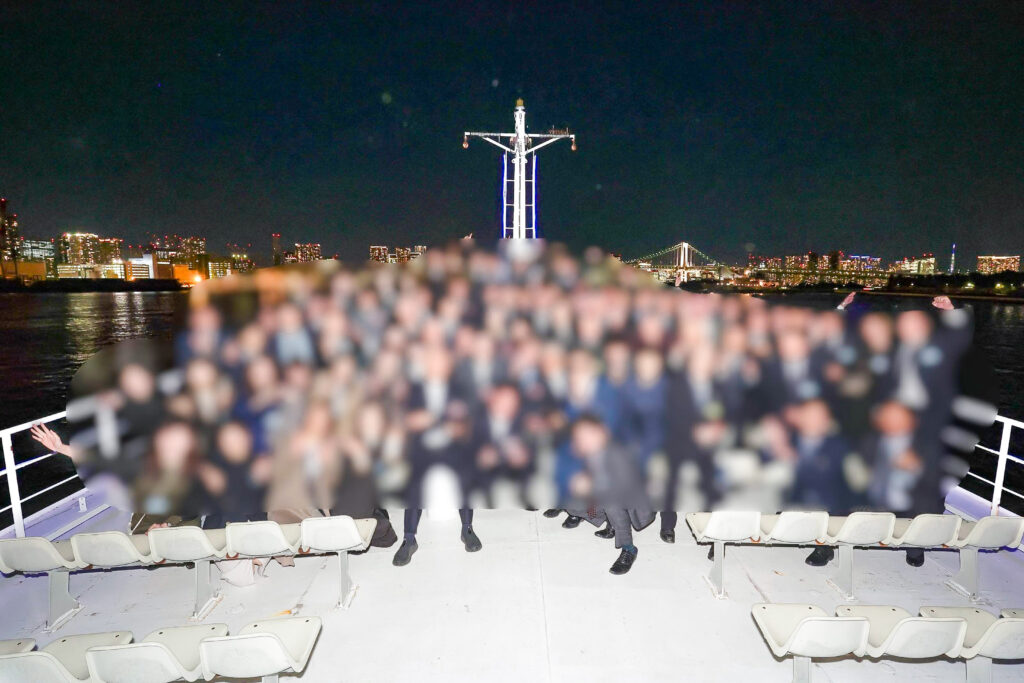 デッキで集合写真