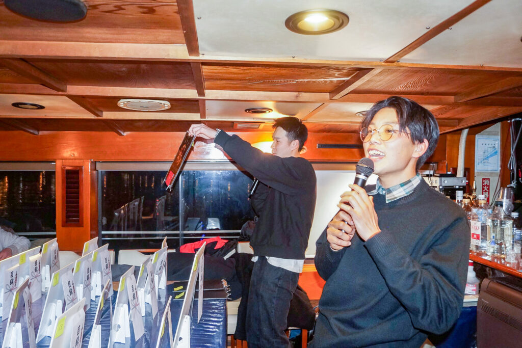 ビンゴ大会の司会