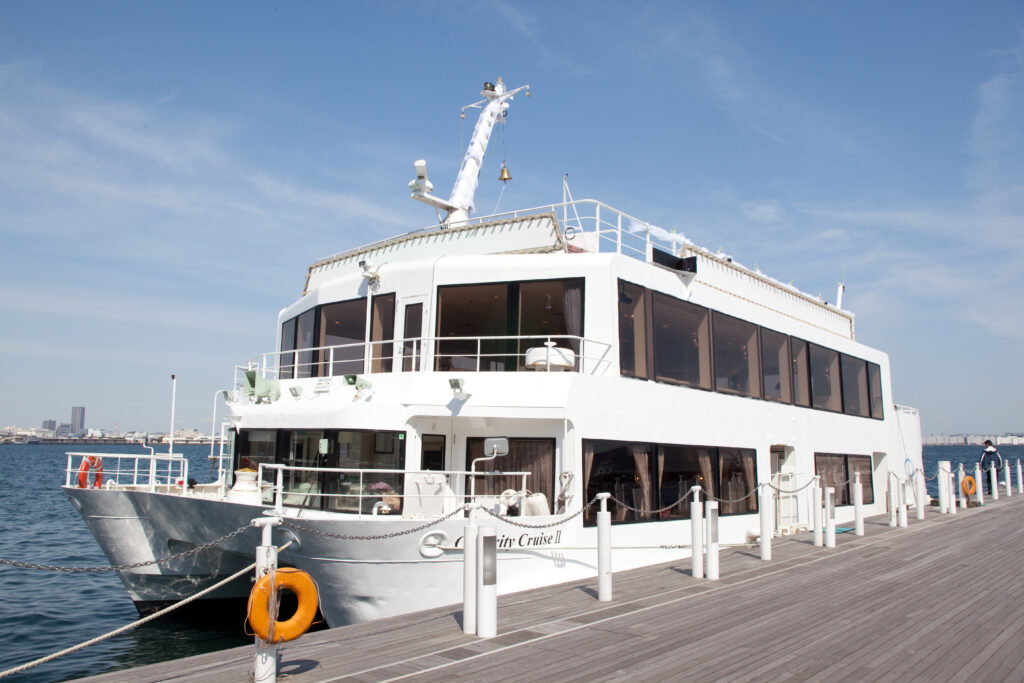 セレブリティ2号(昼外観)