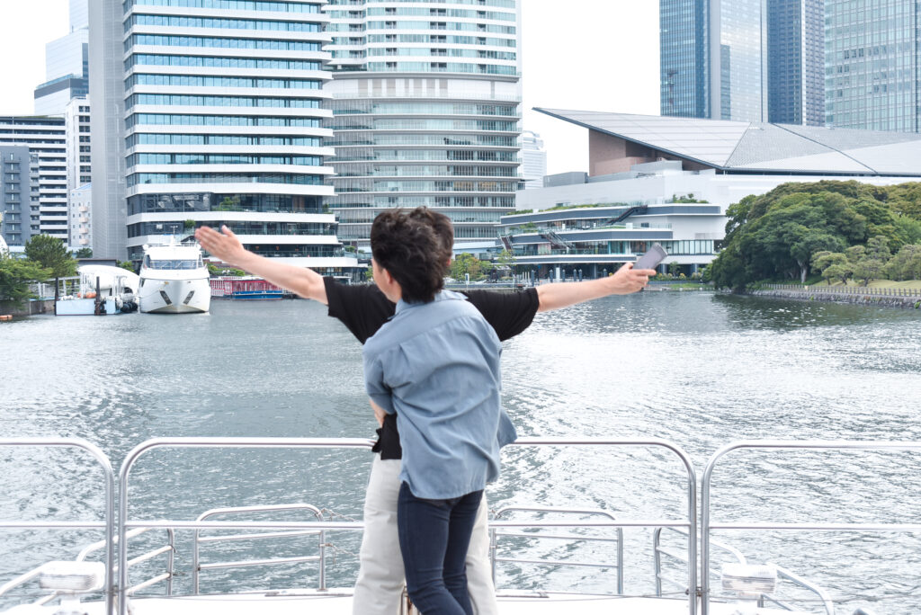 デッキでタイタニックポーズ