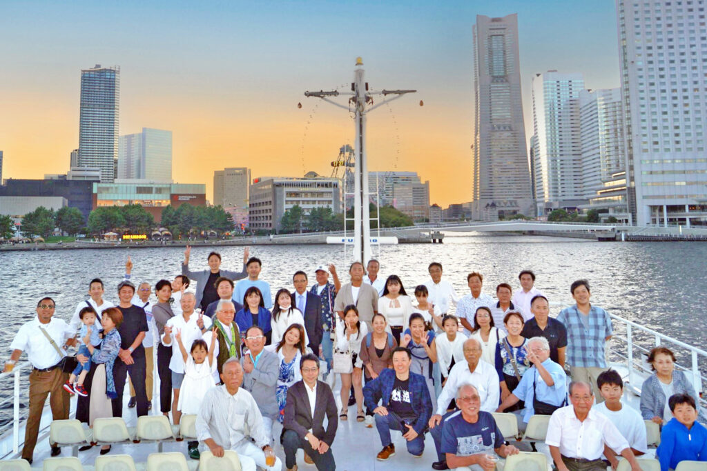 デッキで集合写真