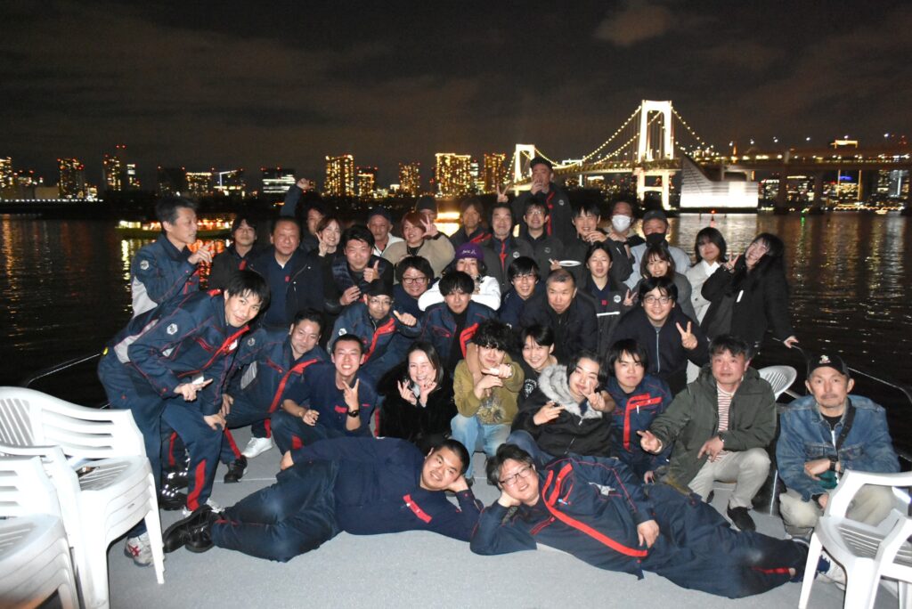 忘年会クルーズの集合写真